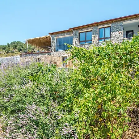 Kaya Peace 4 Bedroom * Keciler